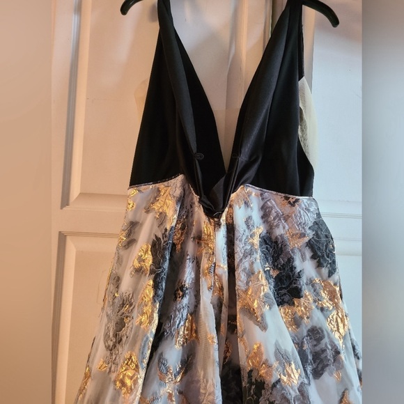 JOVANI Black Metallic Print Plunging Neckline Ballgown Dress with pockets - Picture 4 of 5